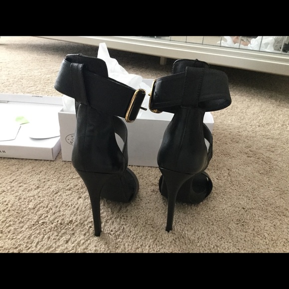 Steve Madden Black Strappy High Heeled Mysterii - Picture 3 of 7